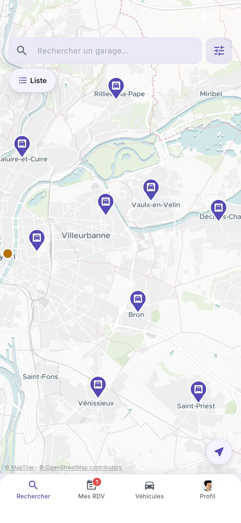 La même recherche affichée sur une carte de l’agglomération lyonnaise, une épingle par garage, de Caluire-et-Cuire à Saint-Priest.
